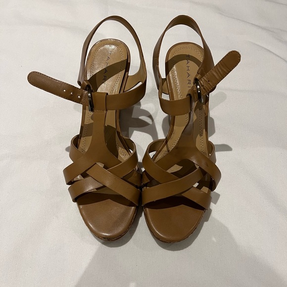 TAHARI Sarah Wedge Heels Leather! - Picture 2 of 6